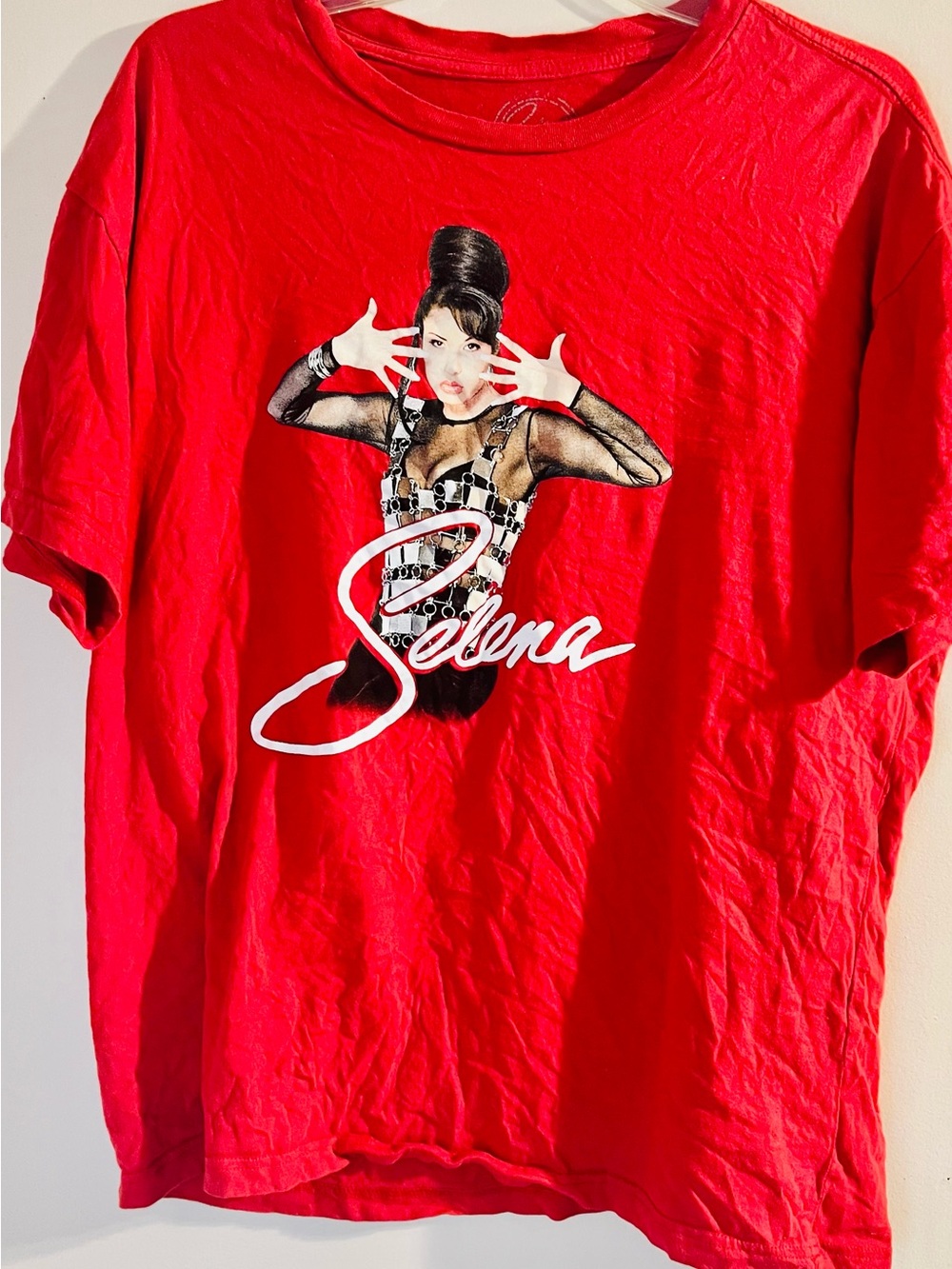 Selena Red VTG Graphic Tee - Tribute Tee L